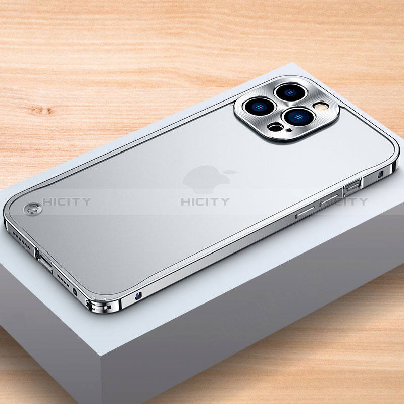 Coque Bumper Luxe Aluminum Metal Etui A04 pour Apple iPhone 15 Pro Argent Plus