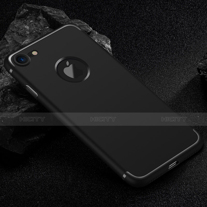 Coque Plastique Rigide avec Trou Mat pour Apple iPhone 8 Noir Plus